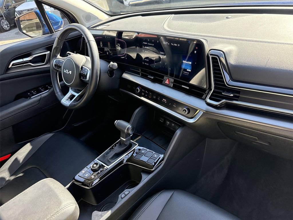Used 2025 Kia Sportage EX image 26