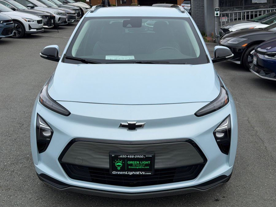 Used 2023 Chevrolet Bolt EUV LT w/ Convenience Package FWD image 2