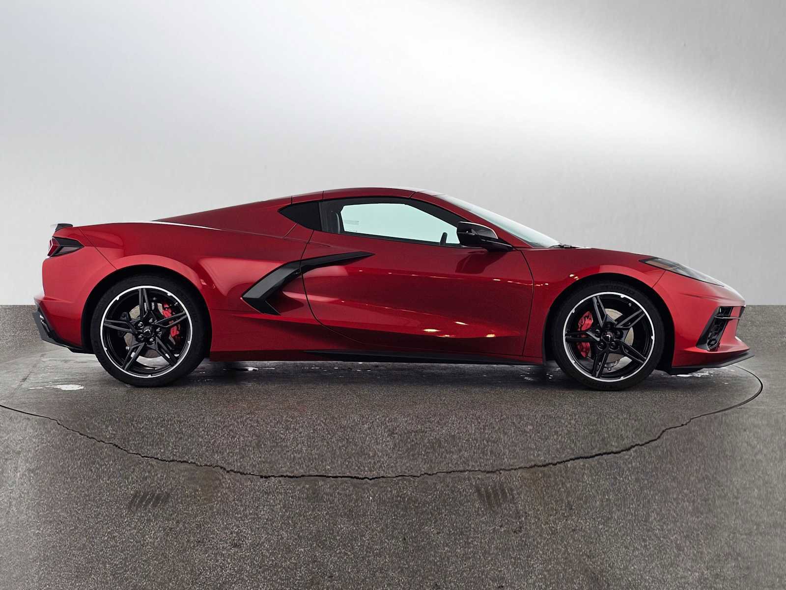 Used 2025 Chevrolet Corvette Stingray Coupe w/ 1LT image 2