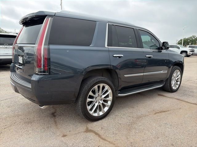Used 2019 Cadillac Escalade Luxury RWD image 4