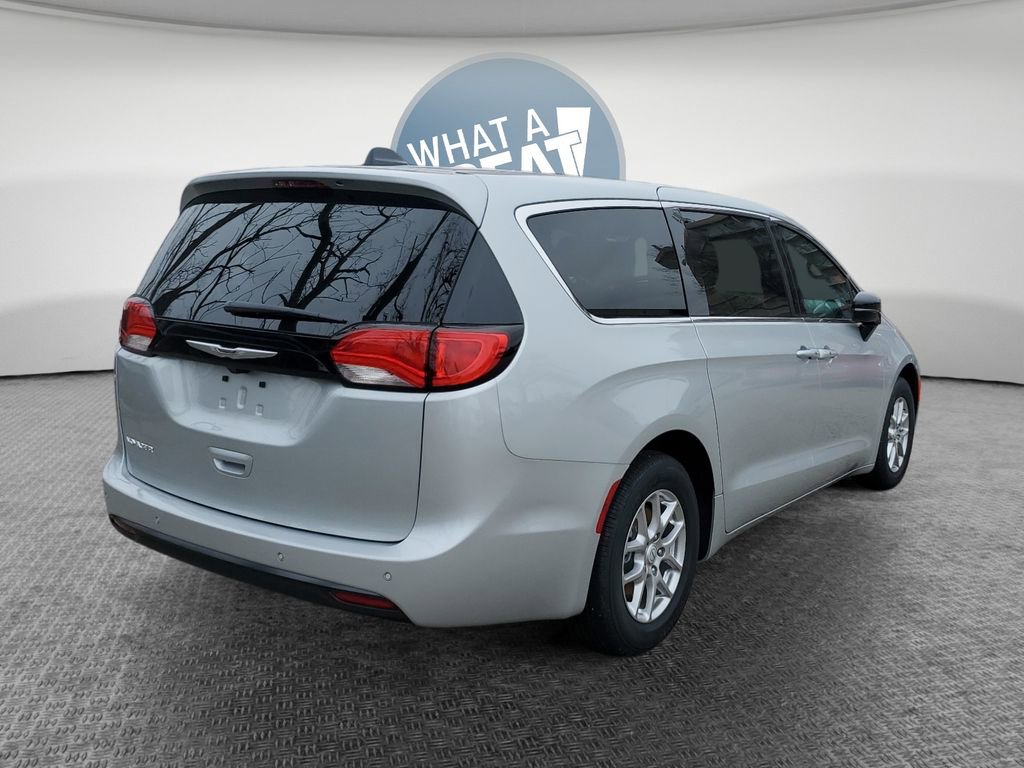 New 2026 Chrysler Voyager LX image 3