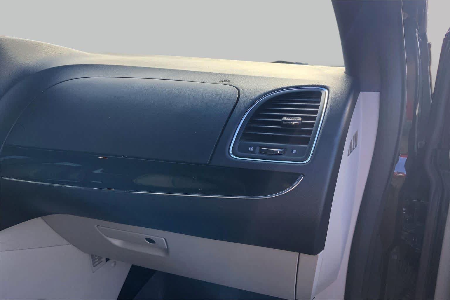 Used 2019 Dodge Grand Caravan SXT FWD image 19