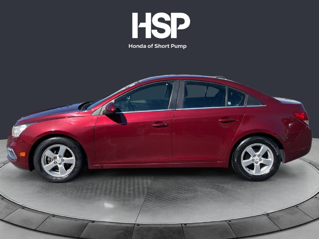 Used 2015 Chevrolet Cruze LT w/ Technology Package FWD image 2