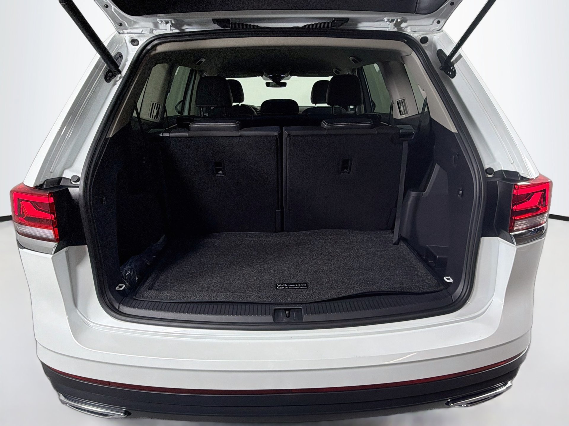 Certified 2026 Volkswagen Atlas SE FWD image 25