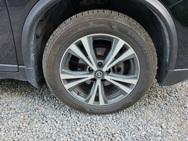 Used 2019 Nissan Rogue SV w/ Premium Package FWD image 11