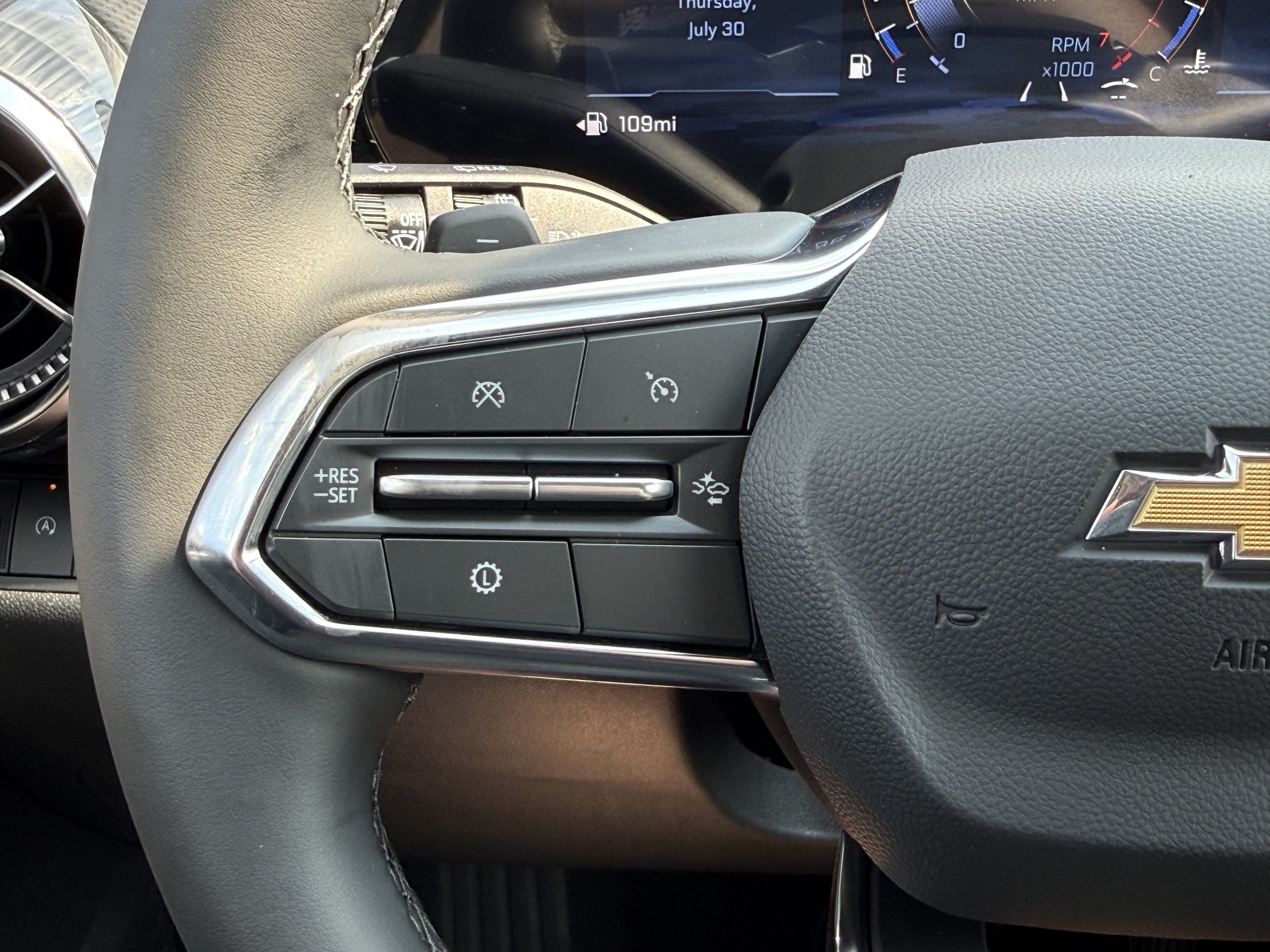 New 2027 Chevrolet Equinox LT FWD image 17