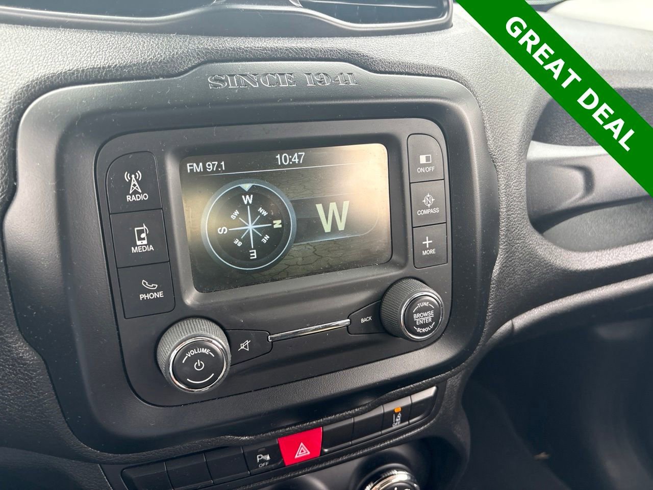 Used 2016 Jeep Renegade Latitude w/ Advanced Technology Group AWD/4WD image 20
