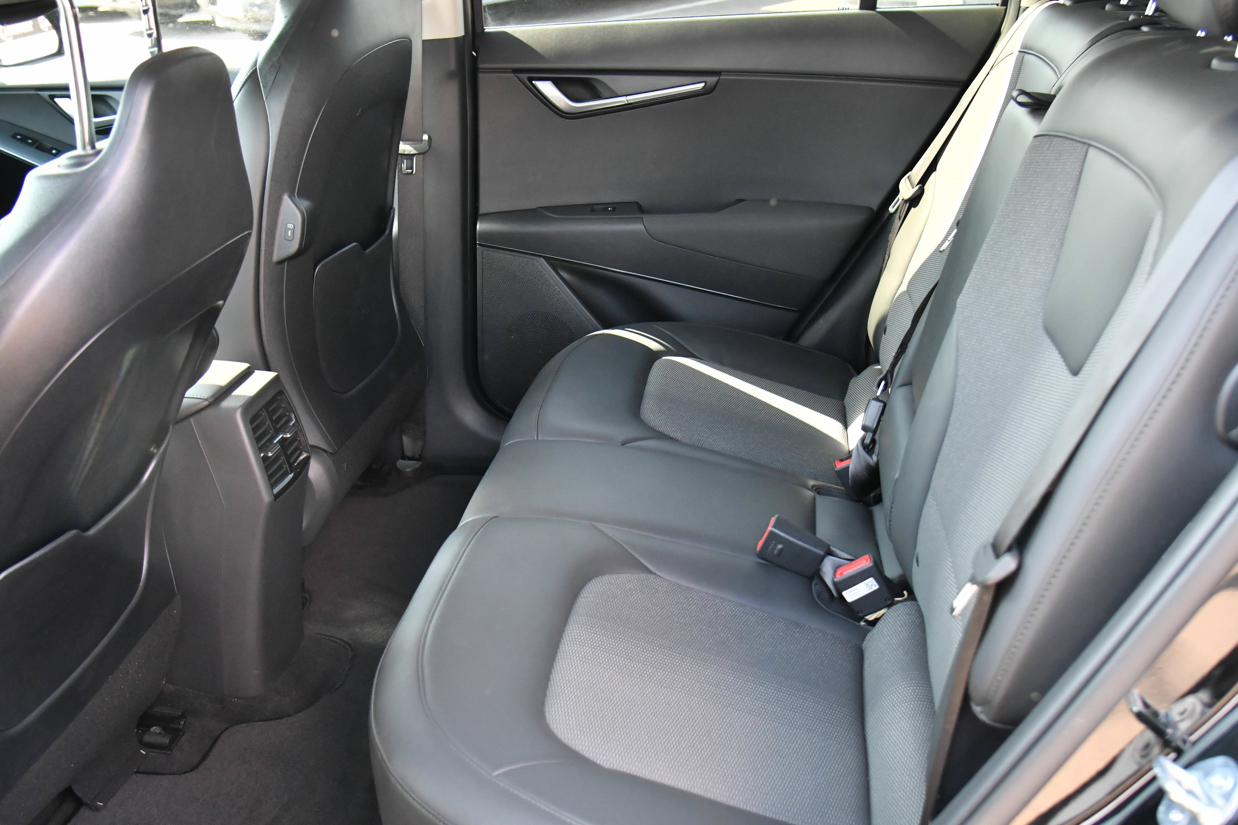 Used 2025 Kia Niro Wind FWD image 37