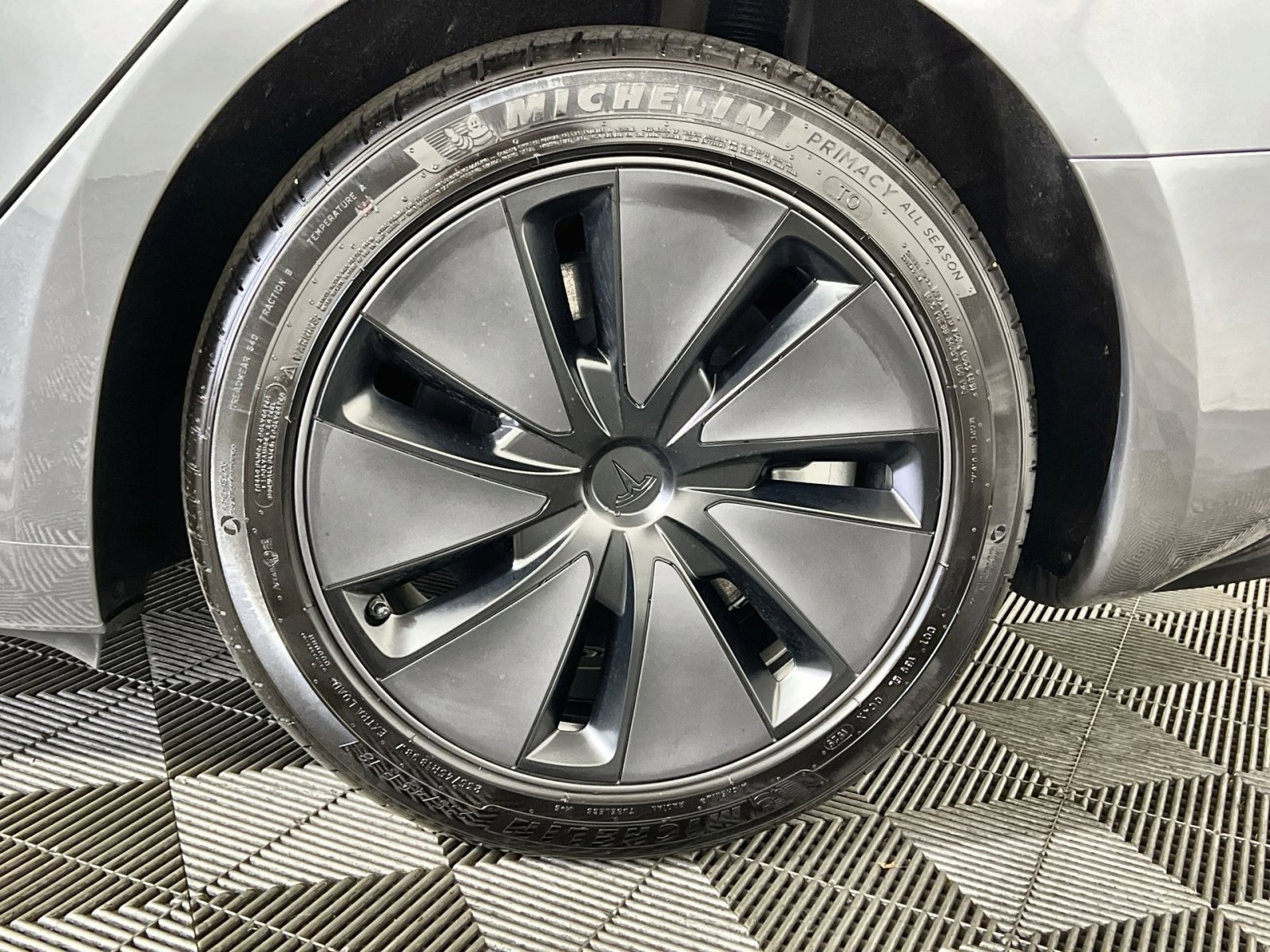 Used 2025 Tesla Model 3 Long Range image 12