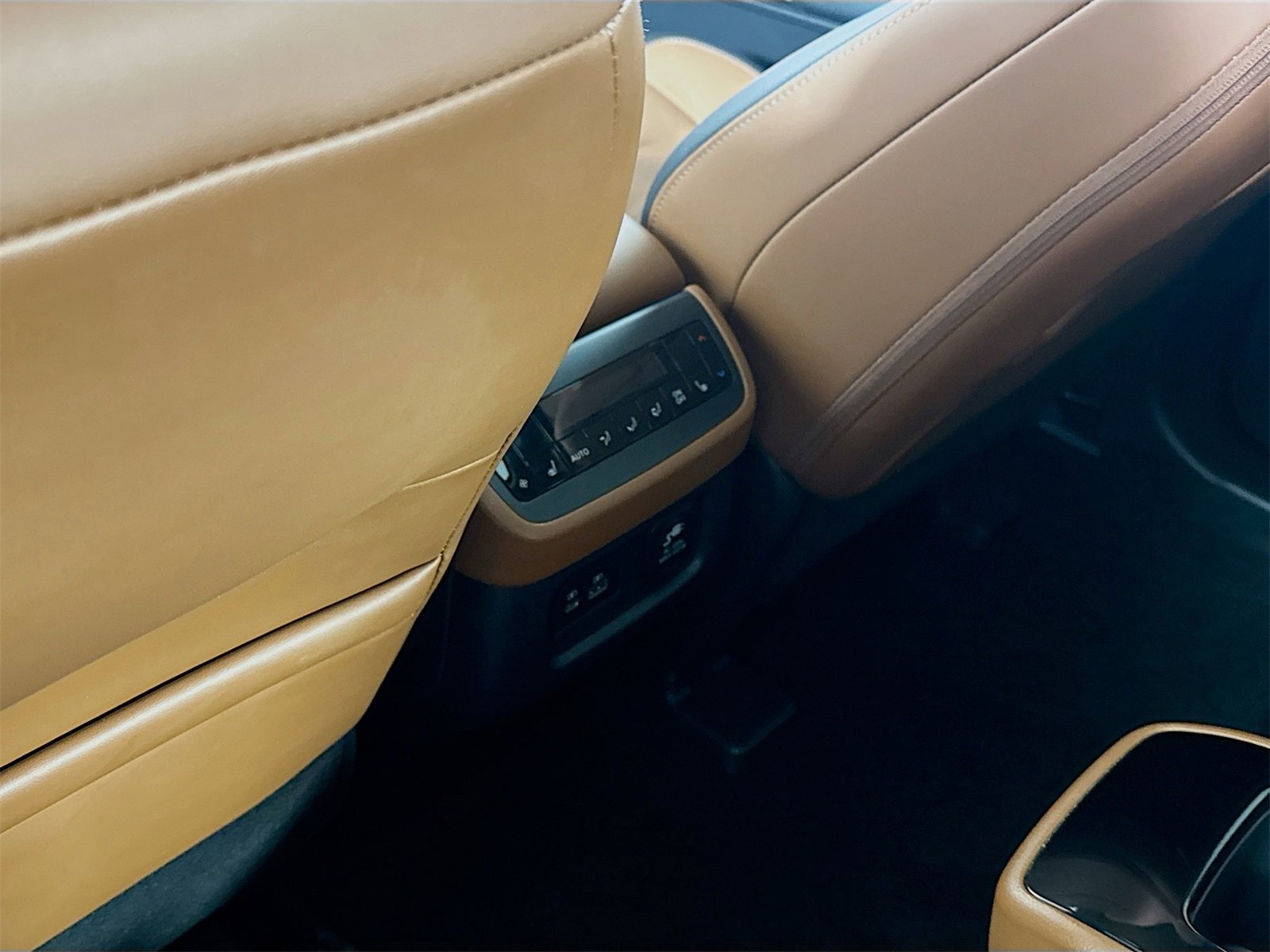 Used 2023 Nissan Pathfinder Platinum image 23