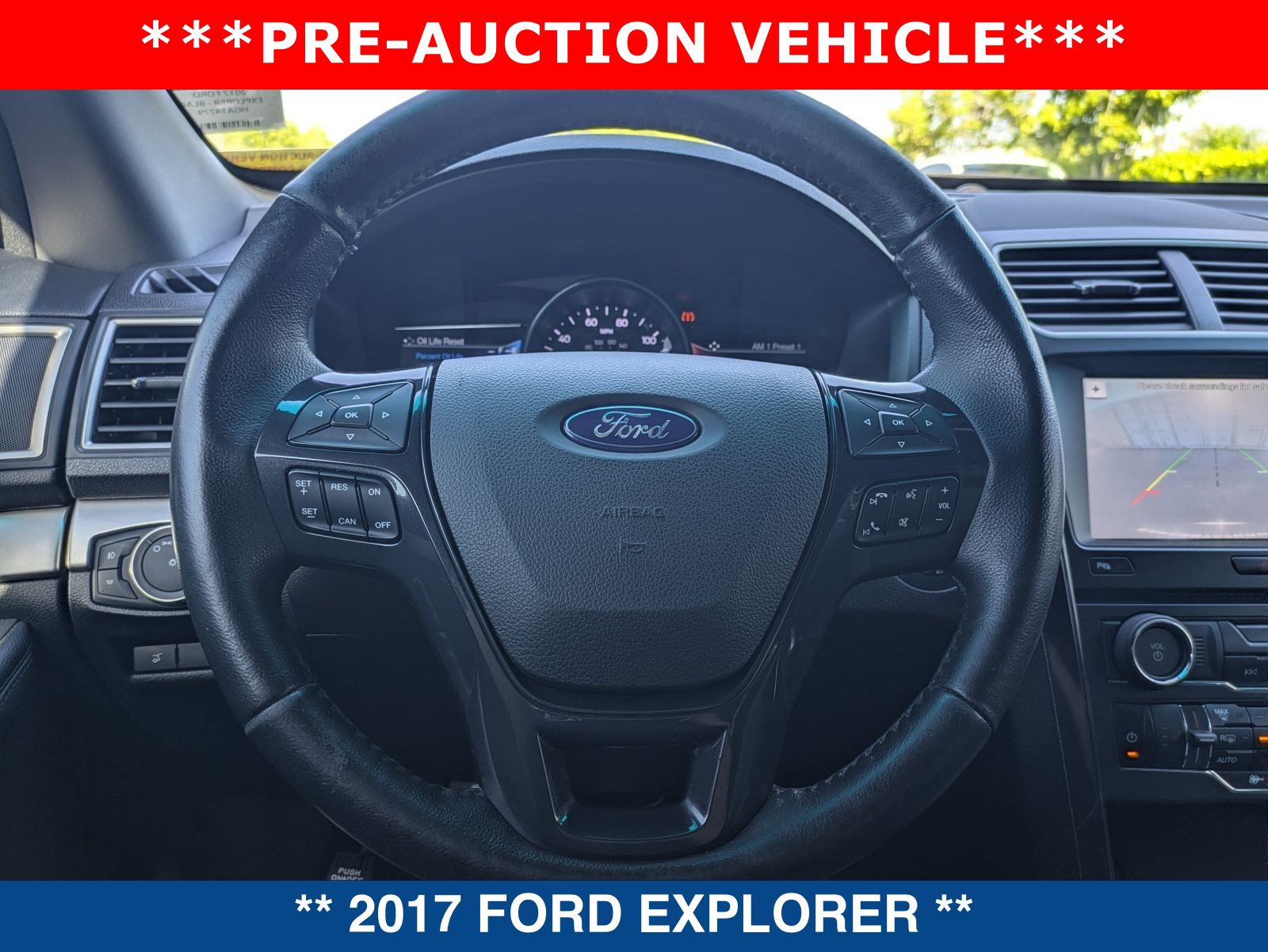 Used 2017 Ford Explorer XLT w/ Equipment Group 202A FWD image 29