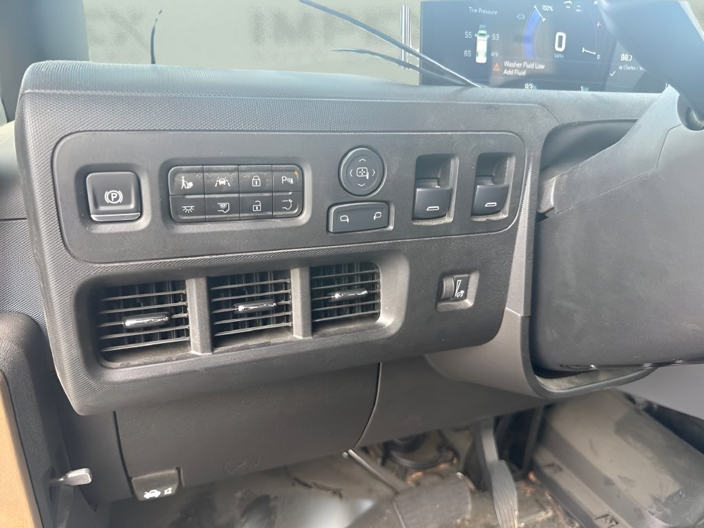 Used 2024 Chevrolet Brightdrop 600 w/ Battery Pack, Max Range AWD/4WD image 17