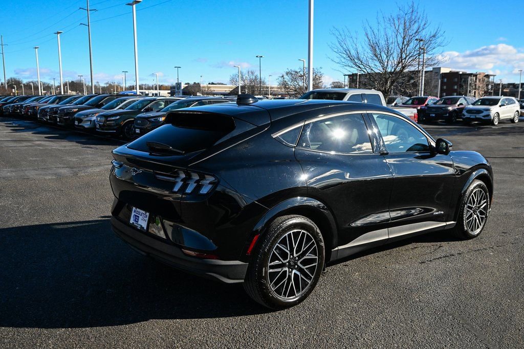 Certified 2025 Ford Mustang Mach-E Premium image 5