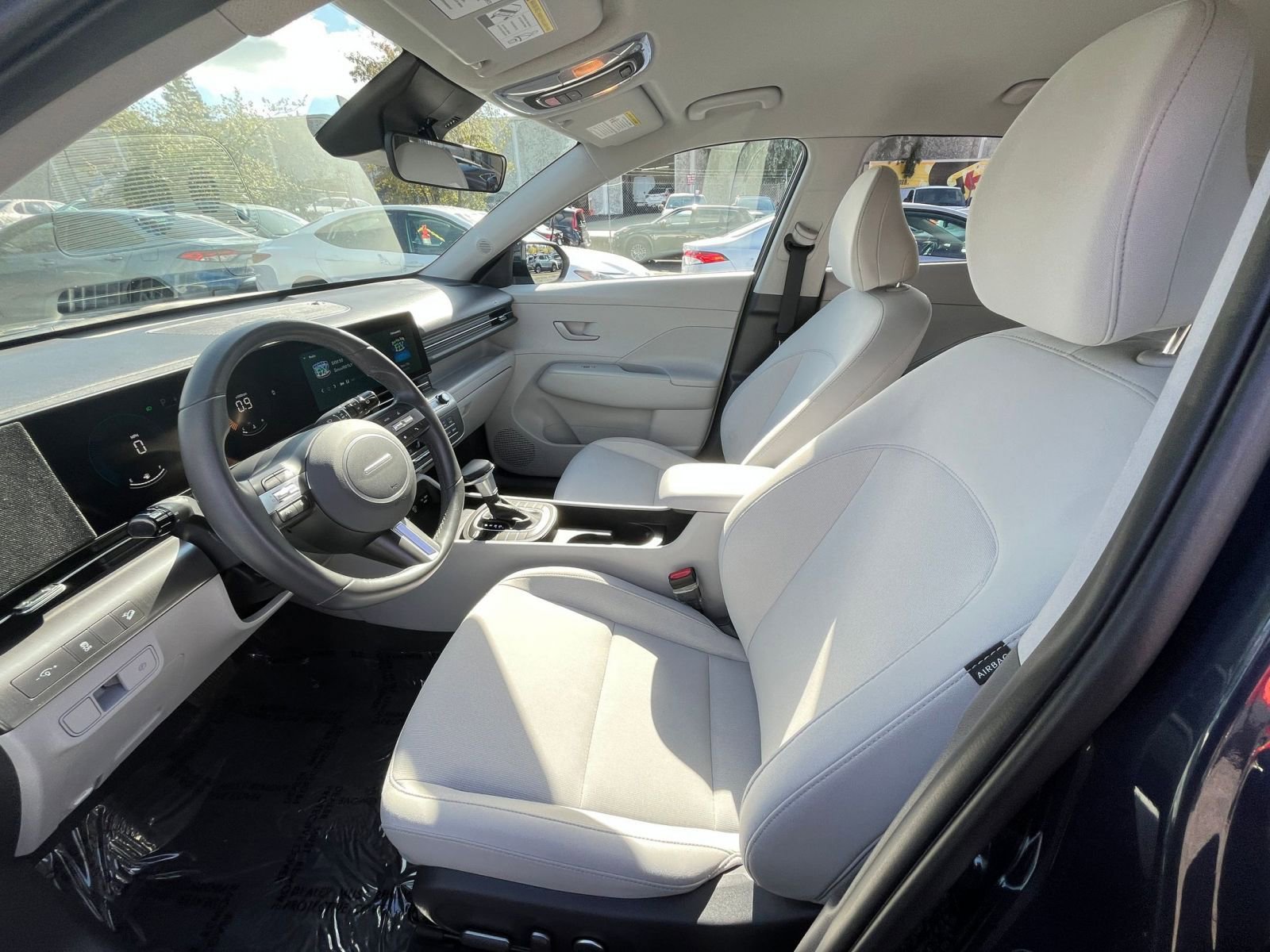 Used 2025 Hyundai Kona SEL image 27