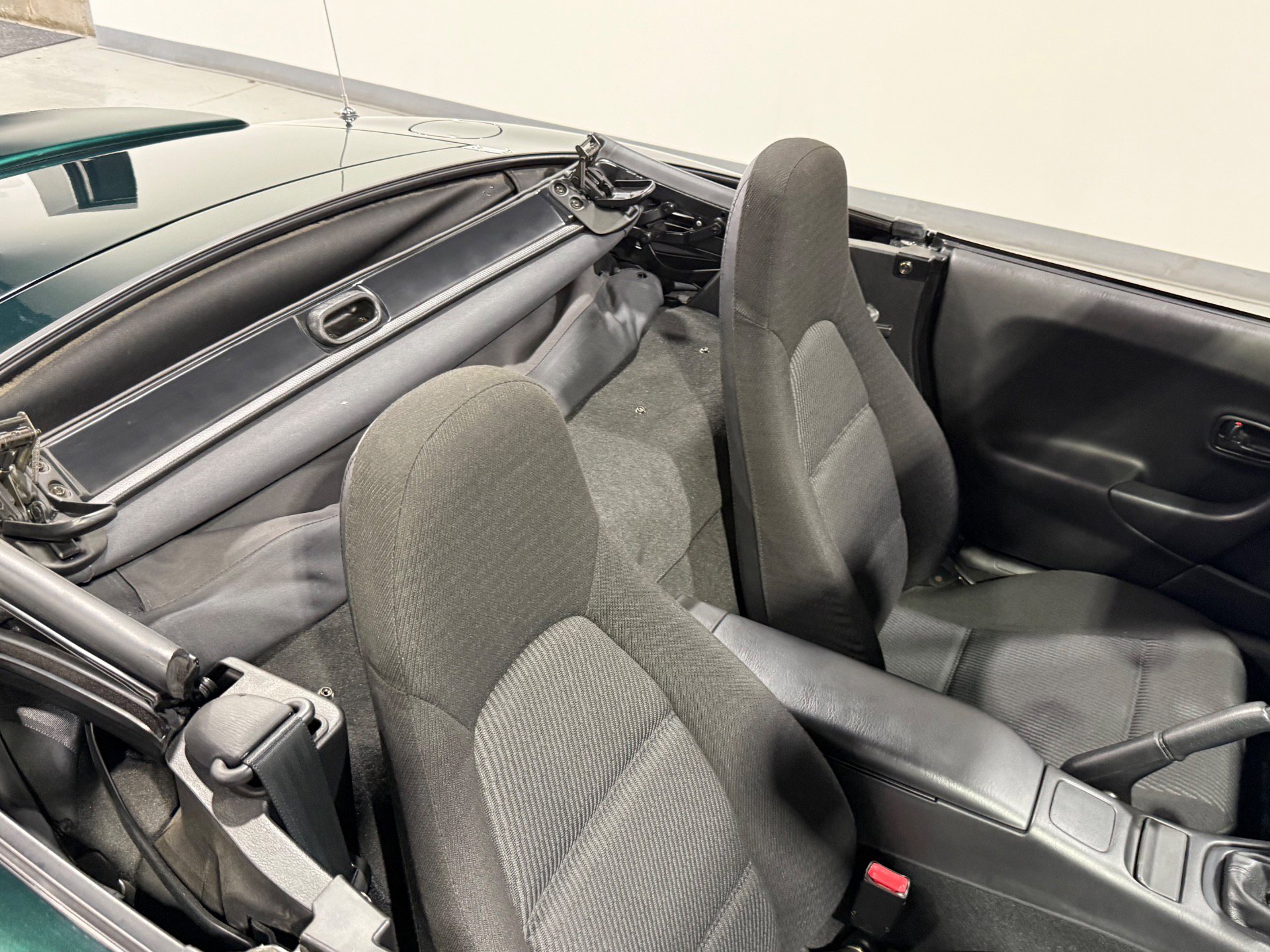 Used 1999 MAZDA MX-5 Miata RWD image 65