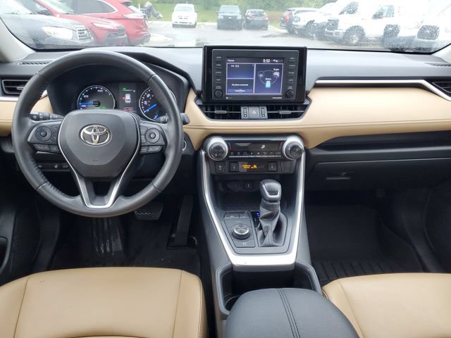 Used 2022 Toyota RAV4 XLE Premium AWD/4WD image 30