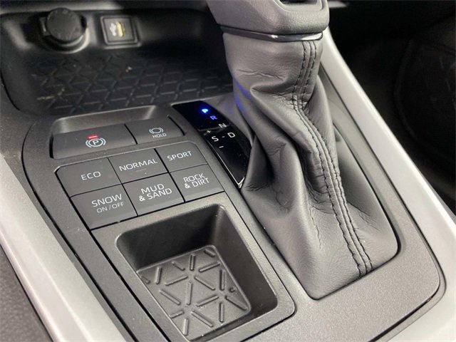 Used 2025 Toyota RAV4 XLE image 24