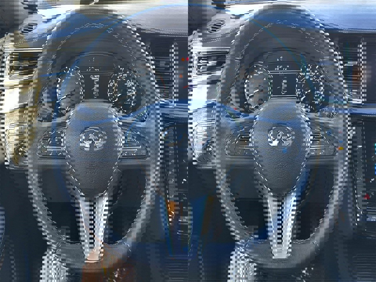 Certified 2022 INFINITI QX50 Luxe w/ Appearance Package image 24