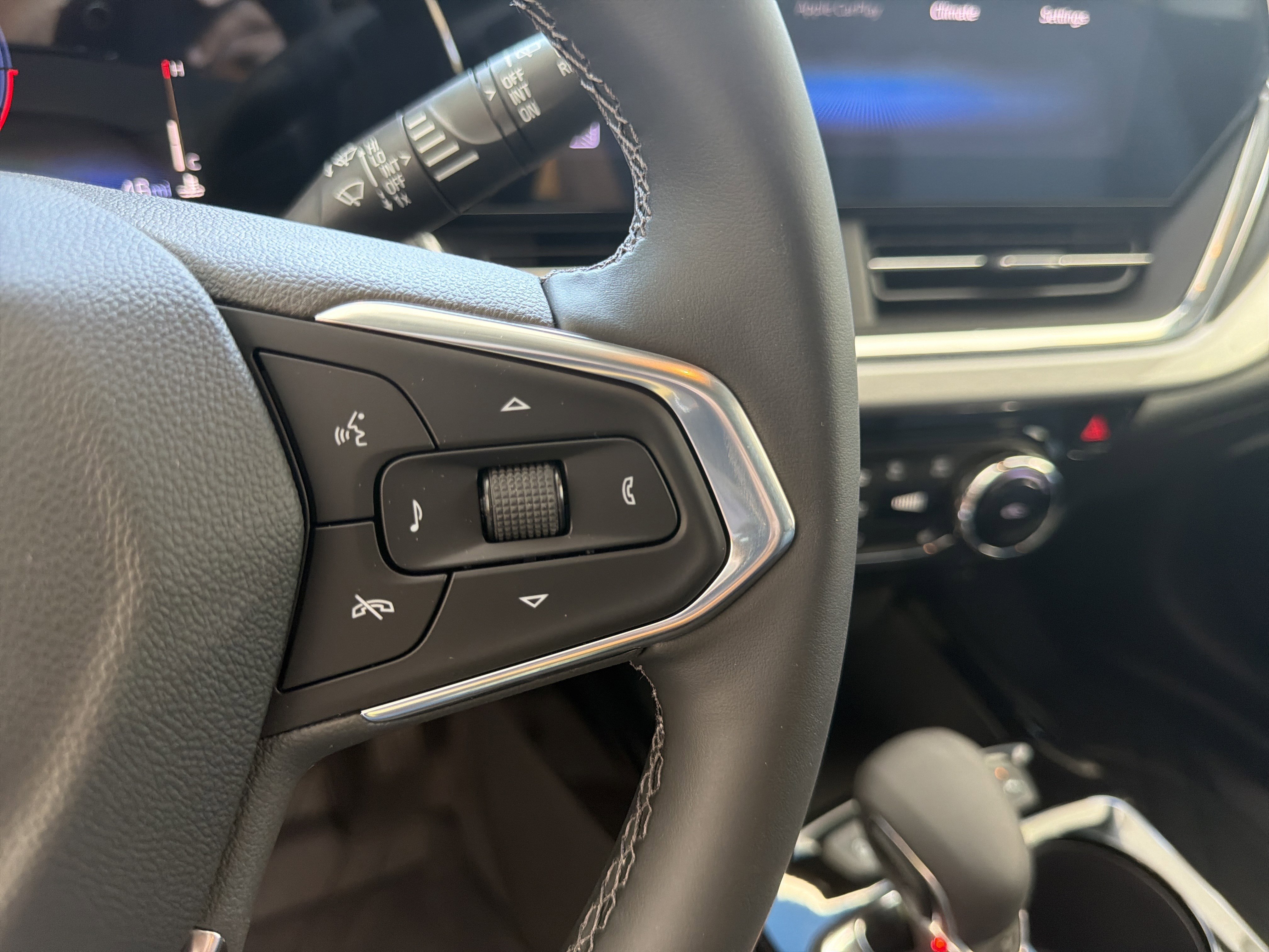 New 2026 Chevrolet Trax LT w/ Driver Confidence Package image 25