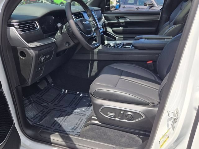 New 2026 Jeep Grand Wagoneer Limited AWD/4WD image 32