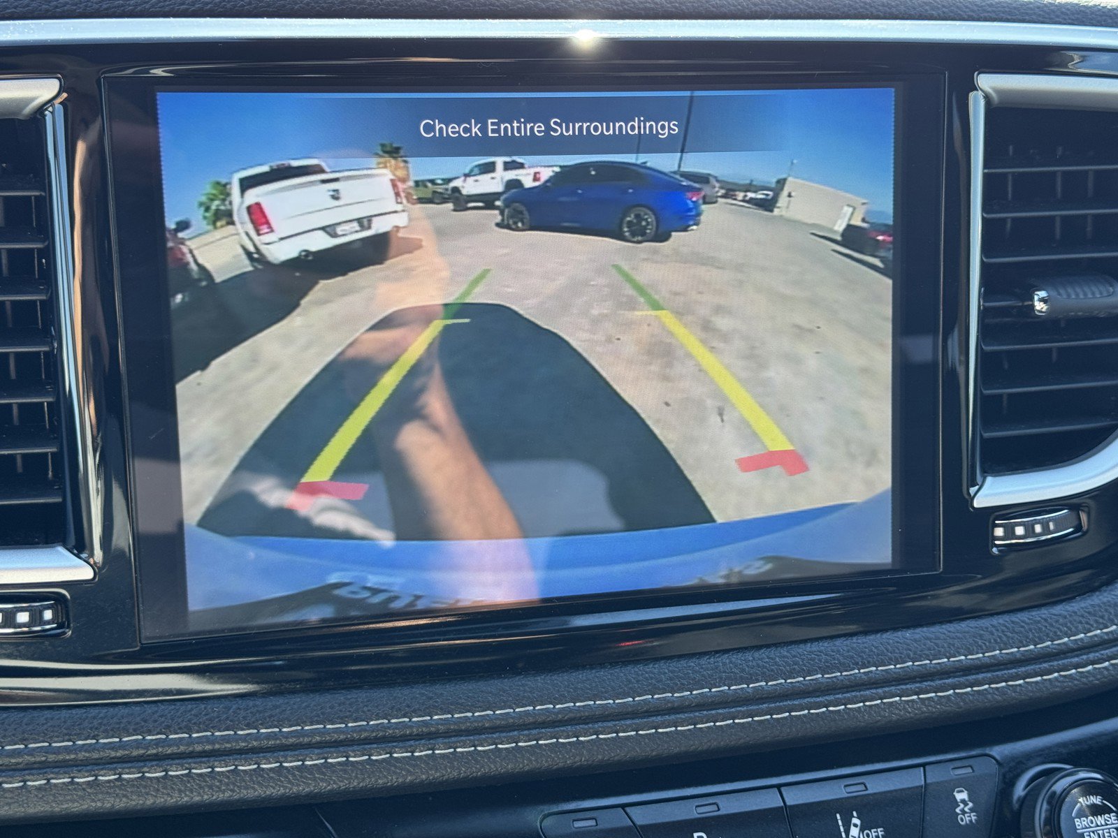 Used 2024 Chrysler Pacifica Touring image 18