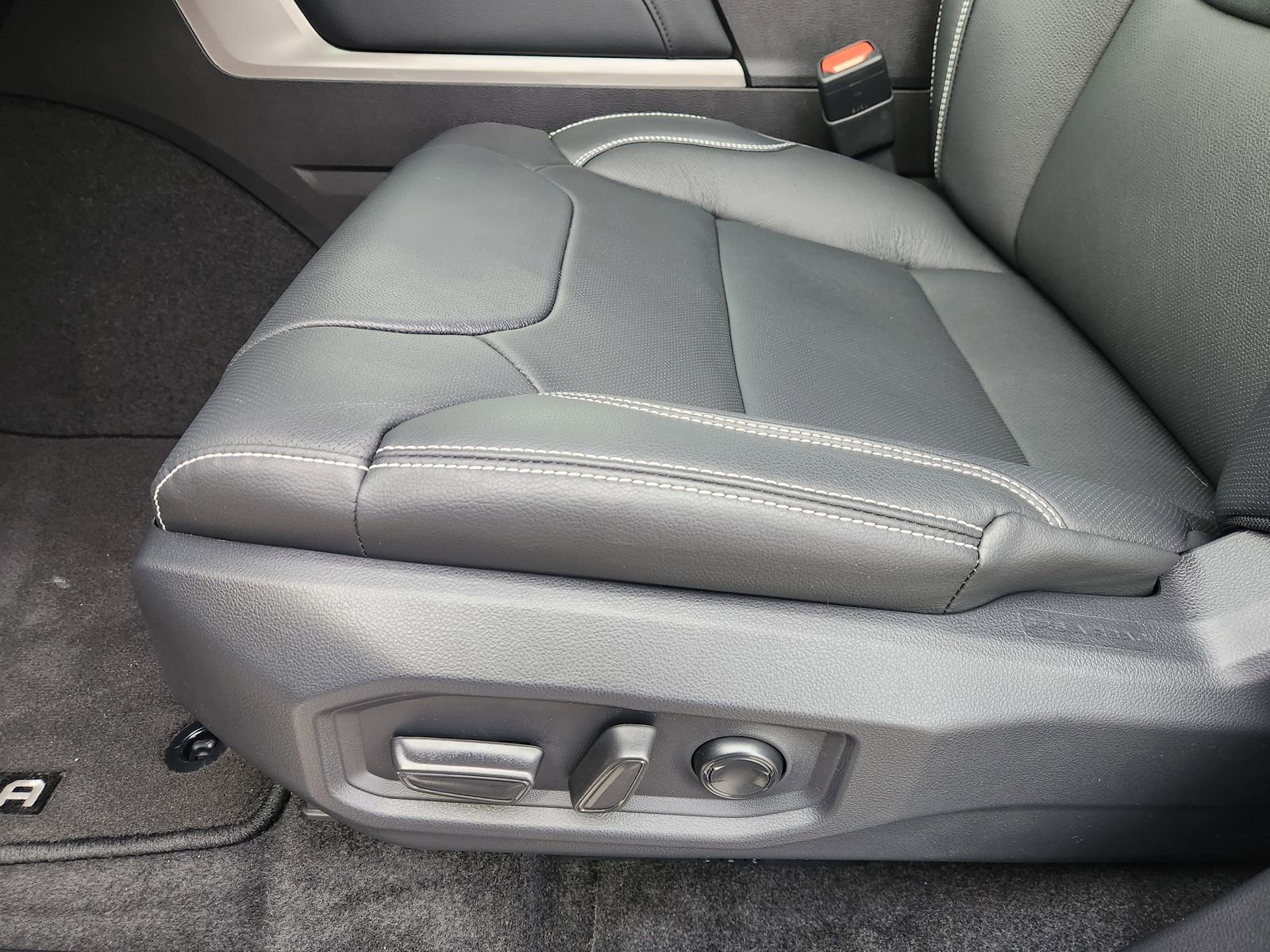 New 2026 Toyota Tundra Limited w/ TRD Off-Road Package image 23