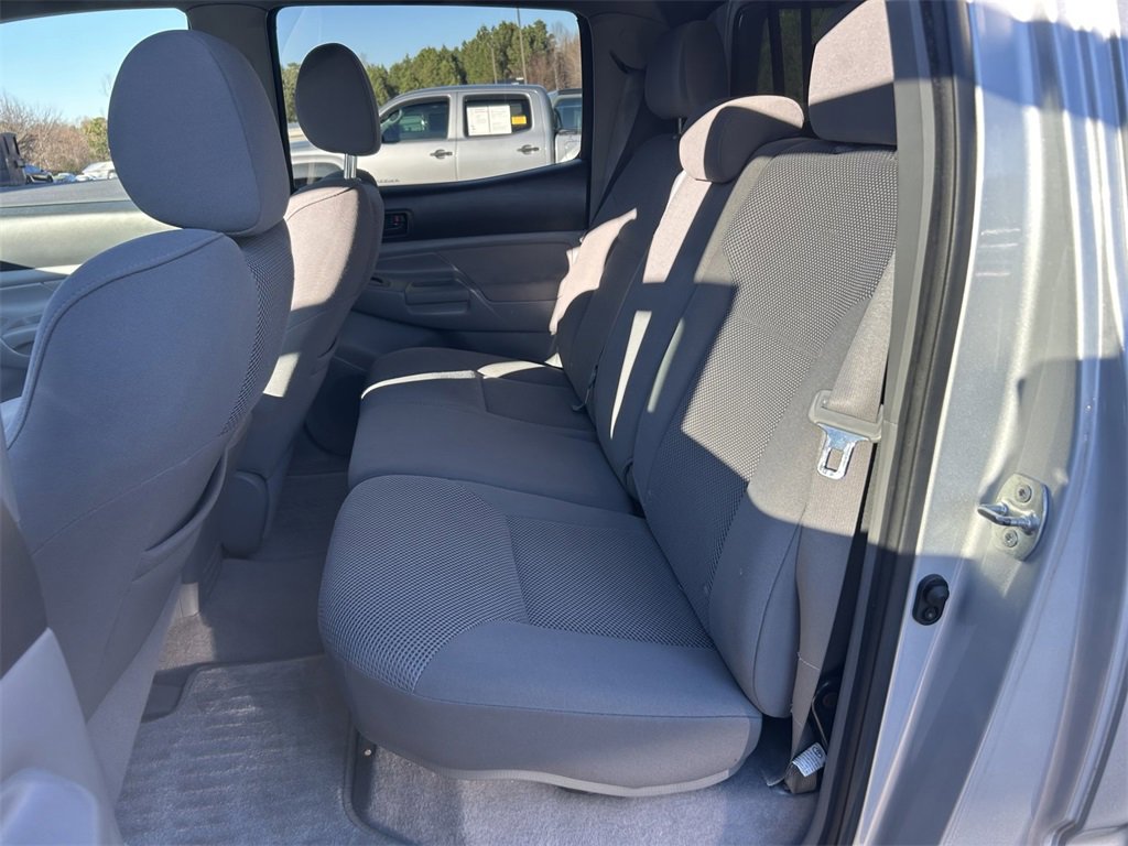 Used 2005 Toyota Tacoma 4x4 Double Cab w/ TRD Sport Pkg #2 image 15