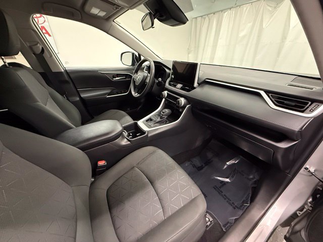 Used 2024 Toyota RAV4 XLE AWD/4WD image 9