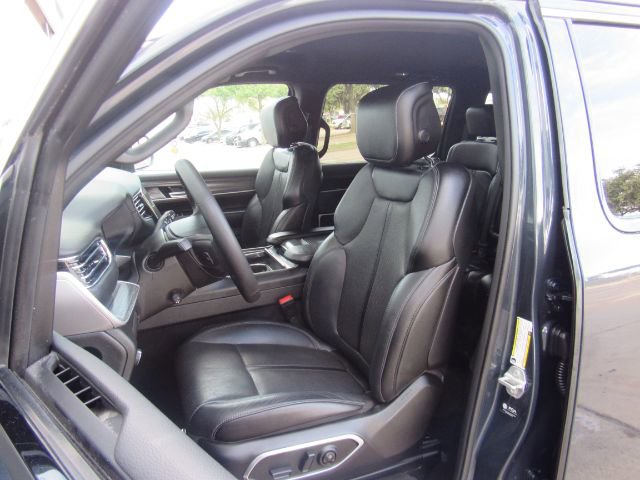 Used 2024 Jeep Wagoneer Series II w/ Flexible Seating Group image 14