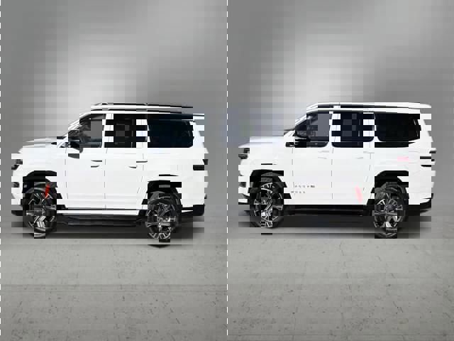 Used 2024 Jeep Wagoneer L Series II w/ Flexible Seating Group AWD/4WD image 2