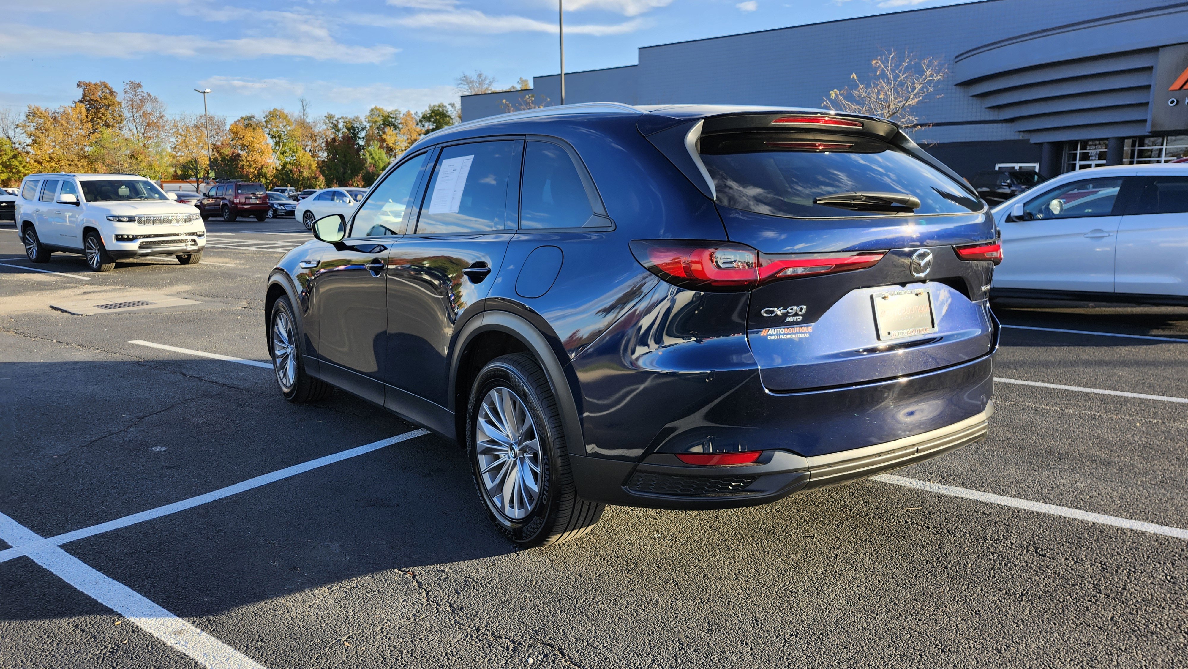 Used 2024 MAZDA CX-90 Plug-In Hybrid w/ Preferred image 9