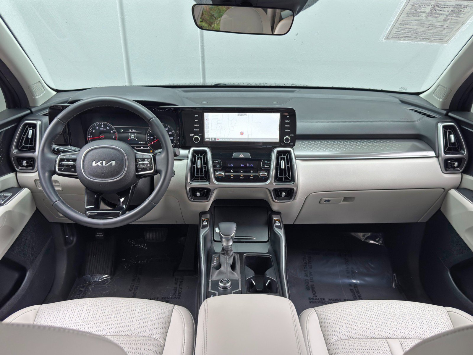 Used 2023 Kia Sorento S w/ Panoramic Sunroof Package FWD image 12