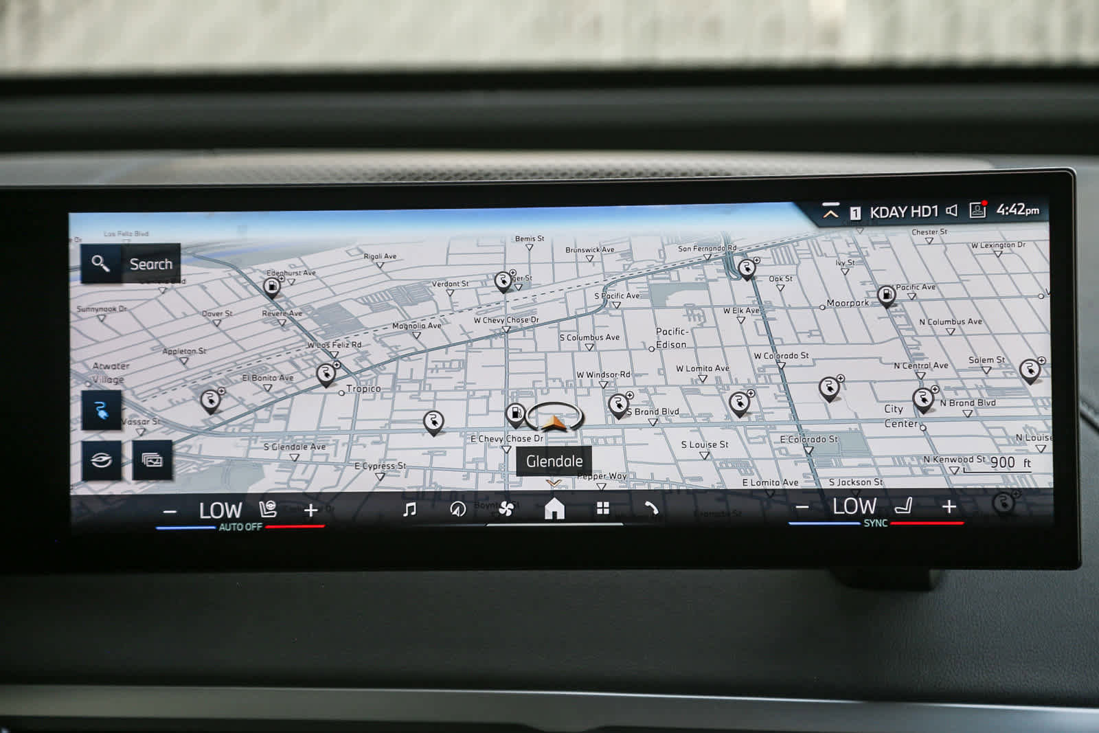 Used 2025 BMW iX xDrive50 w/ Premium Package image 10