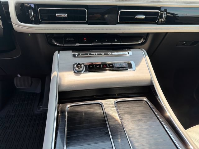 Certified 2025 Lincoln Aviator Reserve w/ Jet Appearance Package AWD/4WD image 22