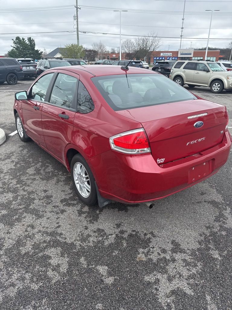 Used 2011 Ford Focus SE w/ 201A Rapid Spec Order Code image 3