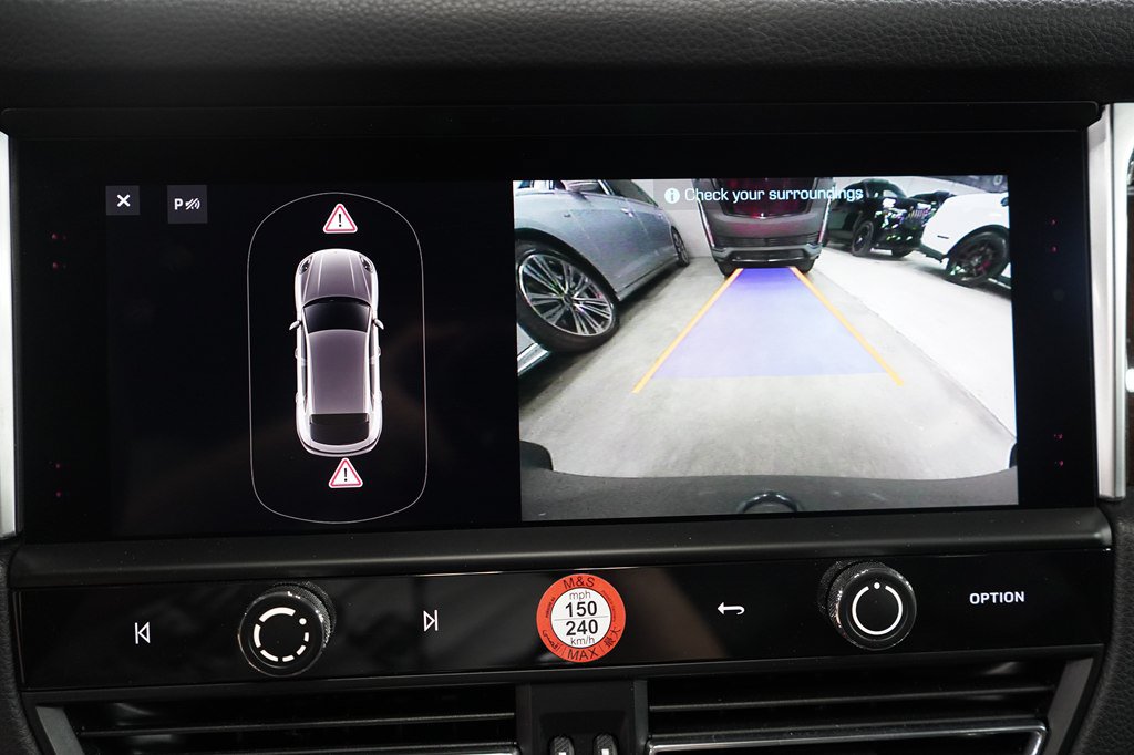 Used 2023 Porsche Macan S AWD/4WD image 32