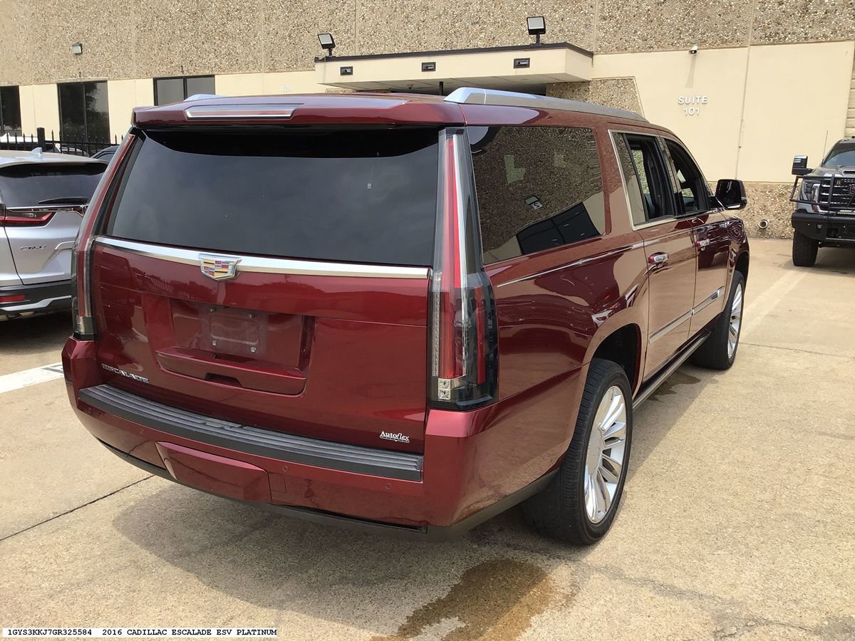 Used 2016 Cadillac Escalade ESV Platinum RWD image 5