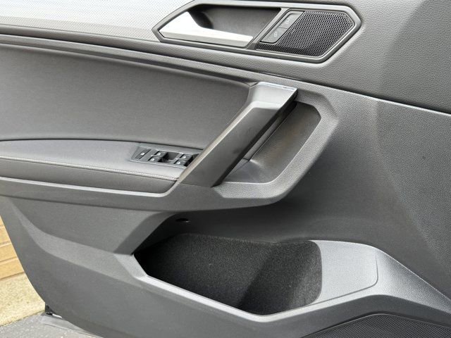 Used 2022 Volkswagen Tiguan S image 21