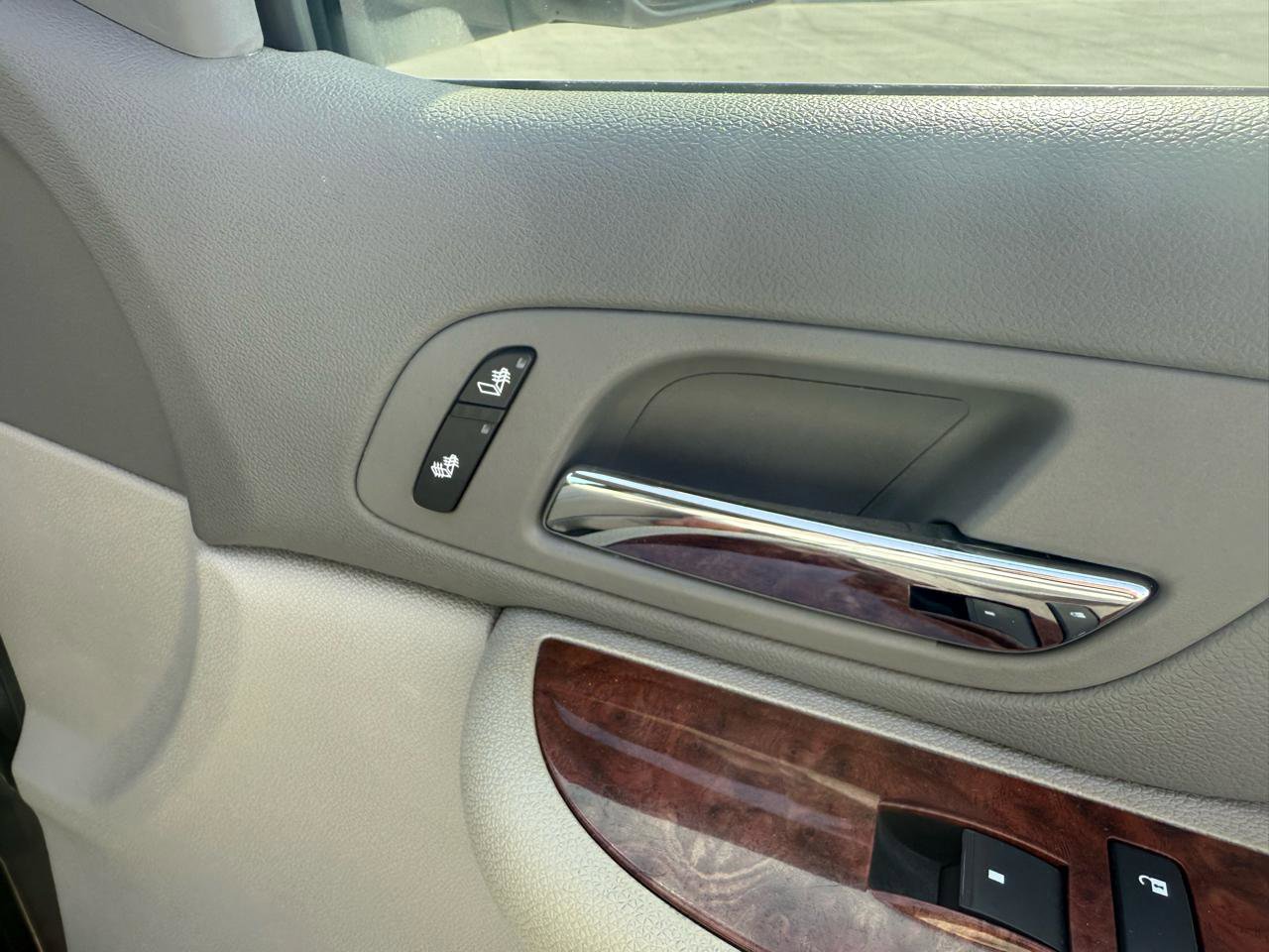 Used 2007 Chevrolet Suburban LT w/ LT Preferred Equipment Group image 26