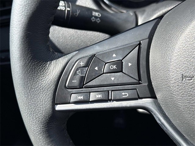 Used 2017 Nissan Rogue SV w/ SV Premium Package image 24