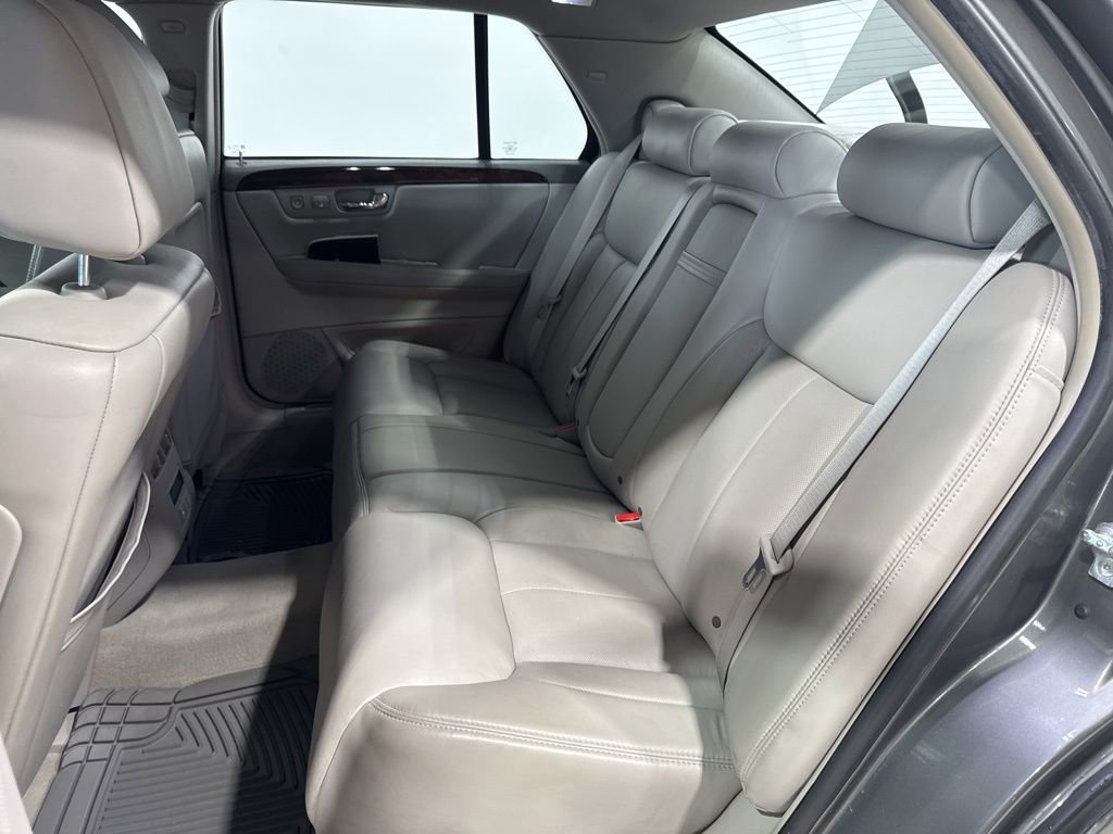 Used 2008 Cadillac DTS FWD image 29