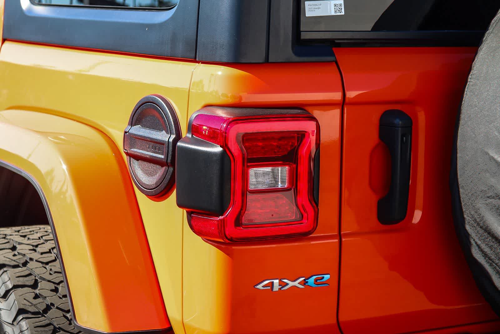 Used 2023 Jeep Wrangler Unlimited Sahara AWD/4WD image 7