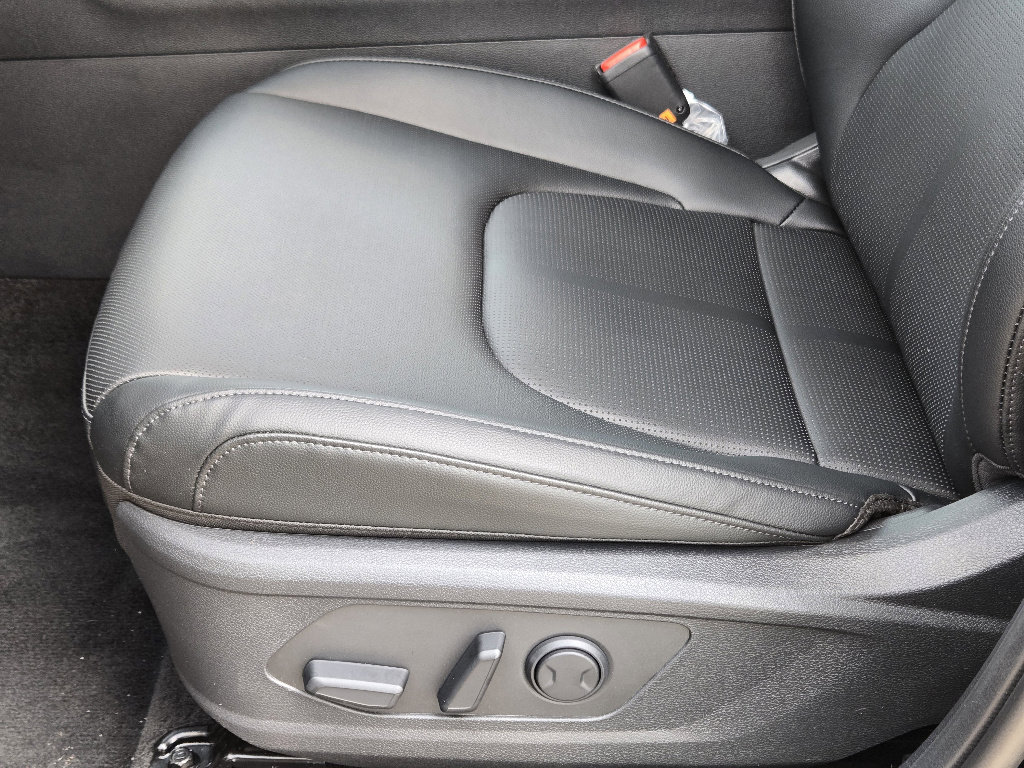 New 2026 Kia Sportage EX image 17