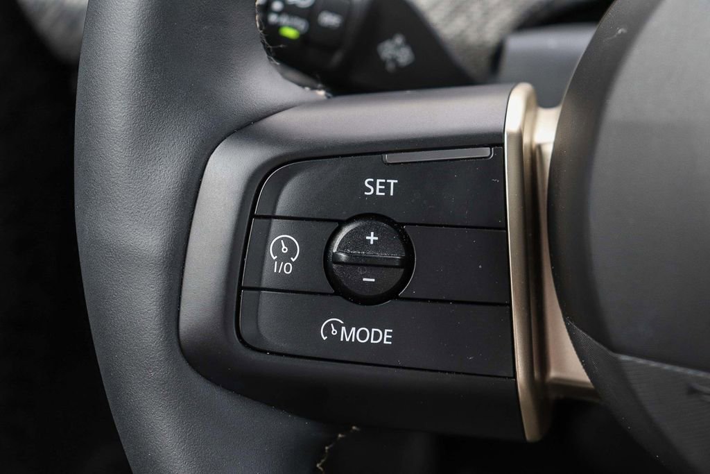 Used 2025 MINI Cooper 2-Door Hardtop image 25