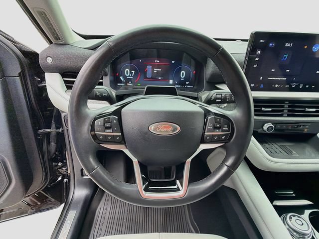 Used 2025 Ford Explorer Platinum w/ Ultimate Package AWD/4WD image 11