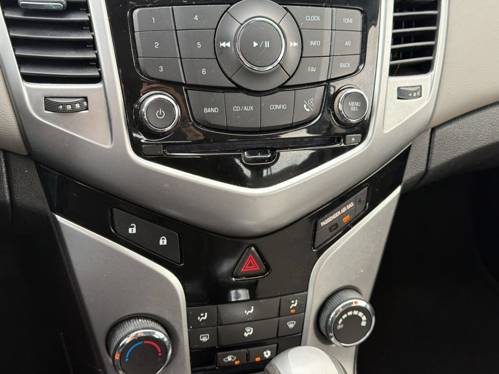 Used 2014 Chevrolet Cruze LS FWD image 27