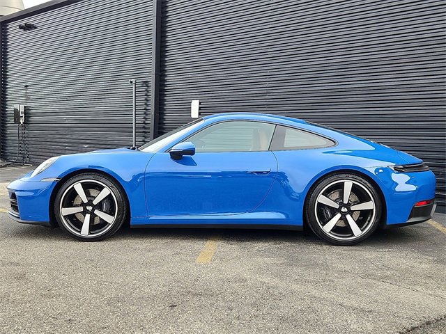 Used 2025 Porsche 911 Carrera image 2