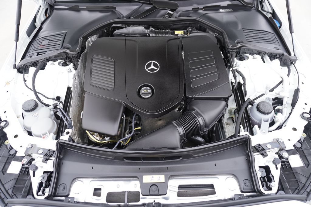Used 2025 Mercedes-Benz C 300 Sedan image 21
