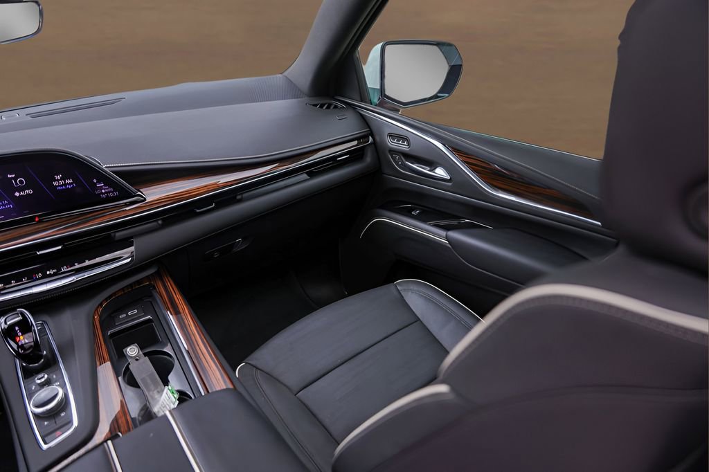 Certified 2023 Cadillac Escalade Premium Luxury w/ Performance Package image 29