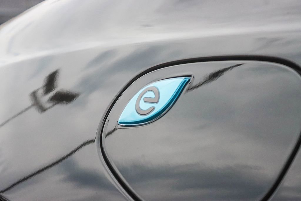 Used 2024 Chrysler Pacifica Select image 12